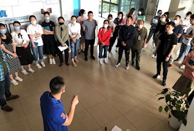 见"圾"行事 分"投"行动——“我是党员我先行”星澜学校党支部五月份主题党日活动