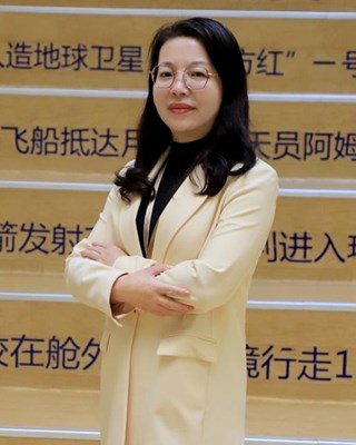 陈莉 校长
